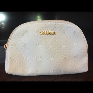 DoTERRA Essential Oil clutch